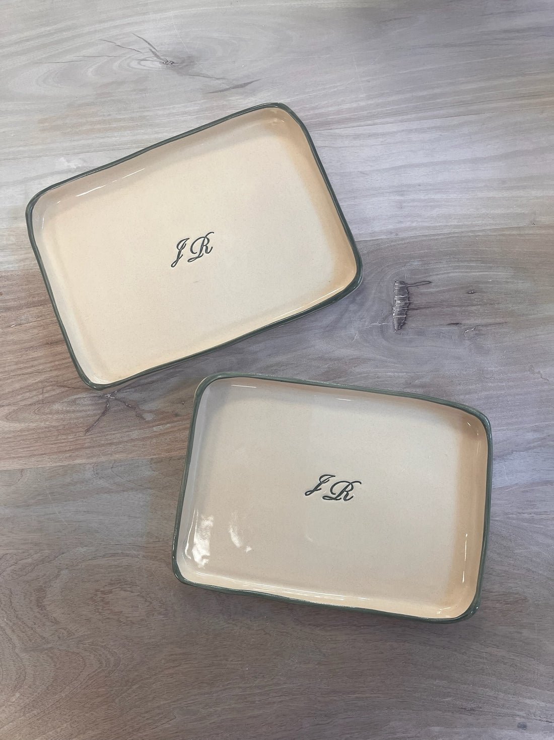 BANDEJA RECTANGULAR INICIALES
